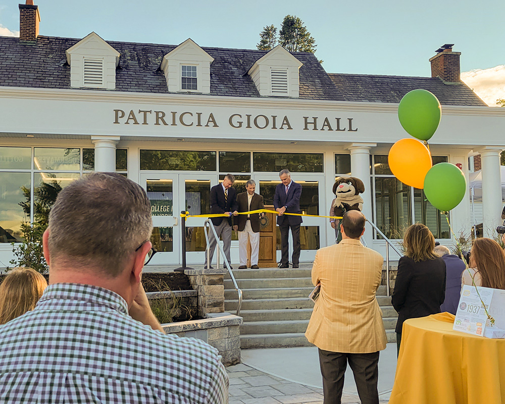 Siena College Cuts Ribbon on Patricia Gioia Hall